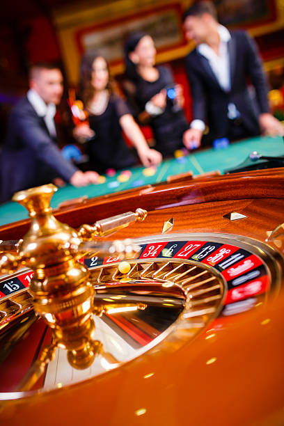 dolantogell app showing live roulette wheel on an iPhone screen