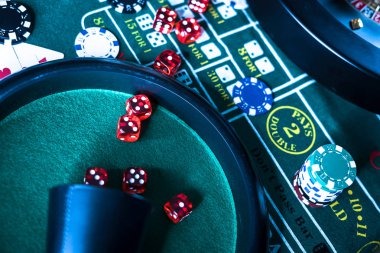 Starburst slot game interface showing five reels with gem symbols and payout lines